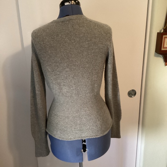 Theory cashmere v neck cardigan size medium - Picture 3 of 6